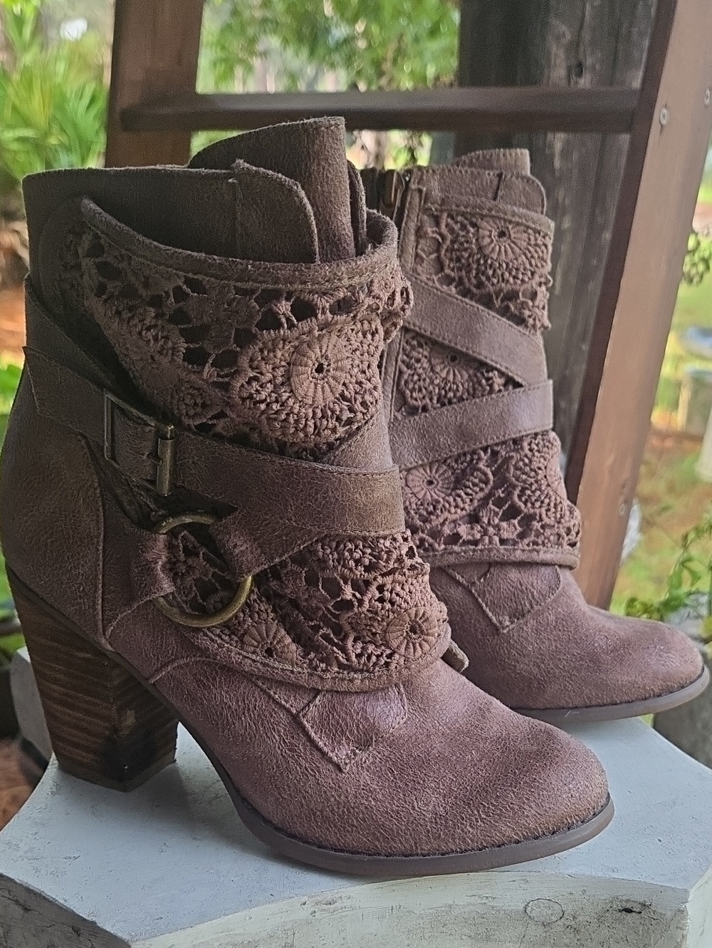 Not Rated "Crunch Time" Vegan Crochet Trim Stack Heel Ankle Booties Size US 7.5